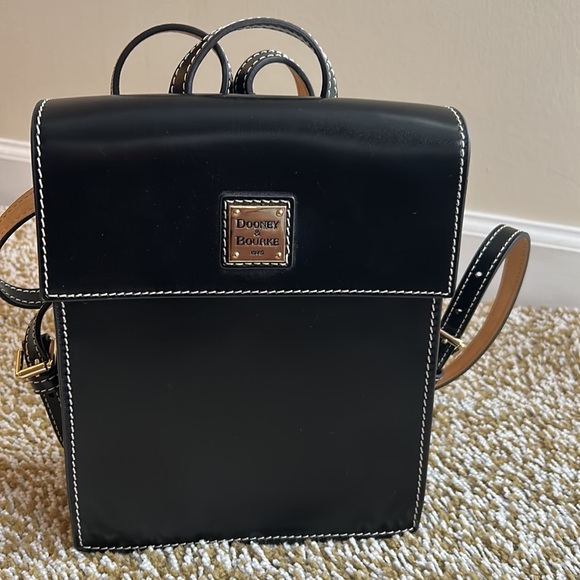 Dooney and bourke main image 8